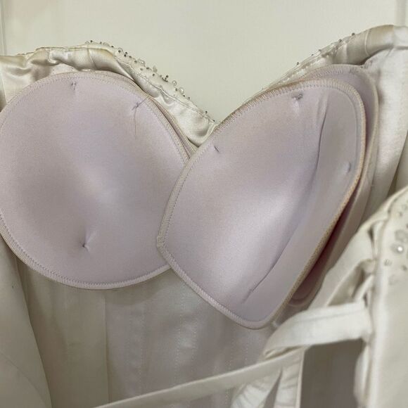 Maggie Sottero wedding dress size 8! - Picture 16 of 16